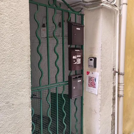 Bilocale Nella Vecchia Citta' Di Apartman