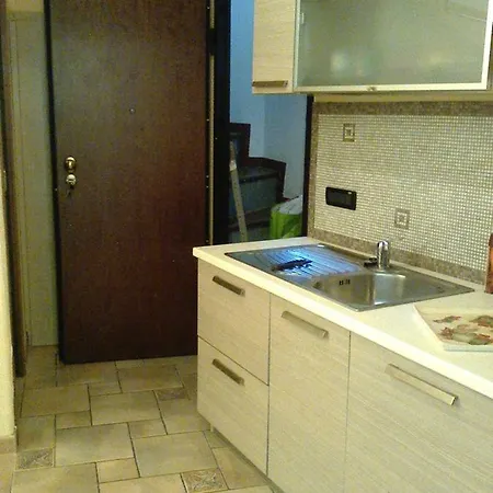 Bilocale Nella Vecchia Citta' Di Apartman